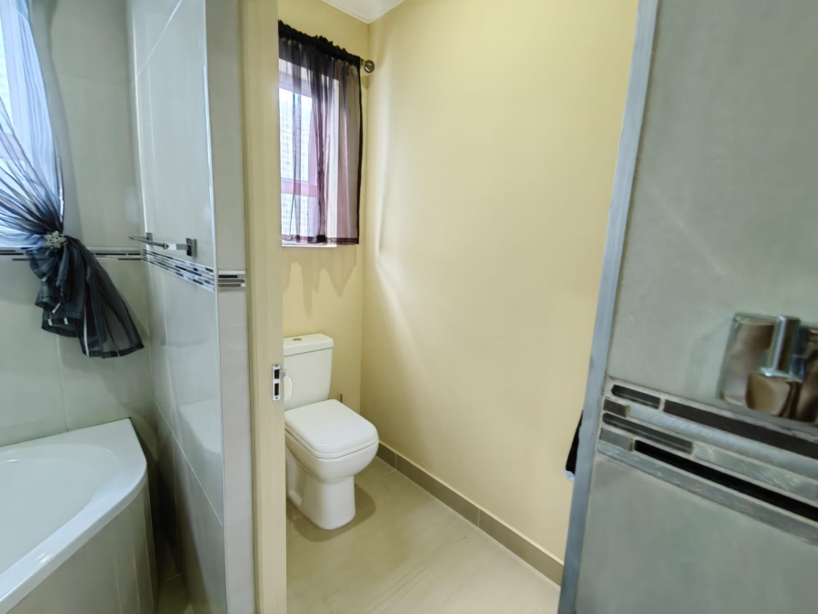 5 Bedroom Property for Sale in Pearly Beach Western Cape